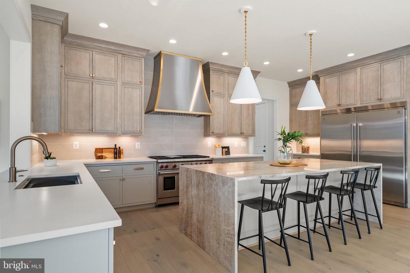 8619 REDWOOD, VIENNA, Virginia 22180, 5 Bedrooms Bedrooms, ,4 BathroomsBathrooms,Residential,For sale,8619 REDWOOD,VAFX2277114 MLS # VAFX2277114