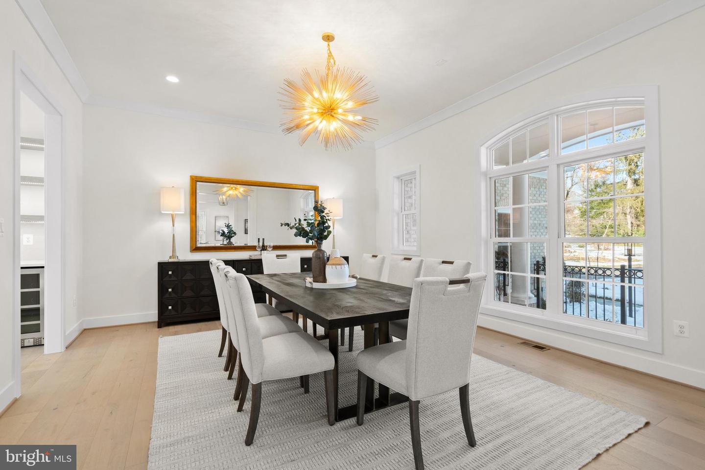 8619 REDWOOD, VIENNA, Virginia 22180, 5 Bedrooms Bedrooms, ,4 BathroomsBathrooms,Residential,For sale,8619 REDWOOD,VAFX2277114 MLS # VAFX2277114