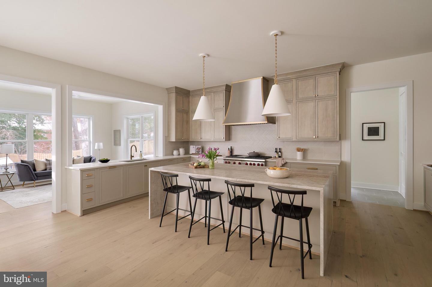 8619 REDWOOD, VIENNA, Virginia 22180, 5 Bedrooms Bedrooms, ,4 BathroomsBathrooms,Residential,For sale,8619 REDWOOD,VAFX2277114 MLS # VAFX2277114