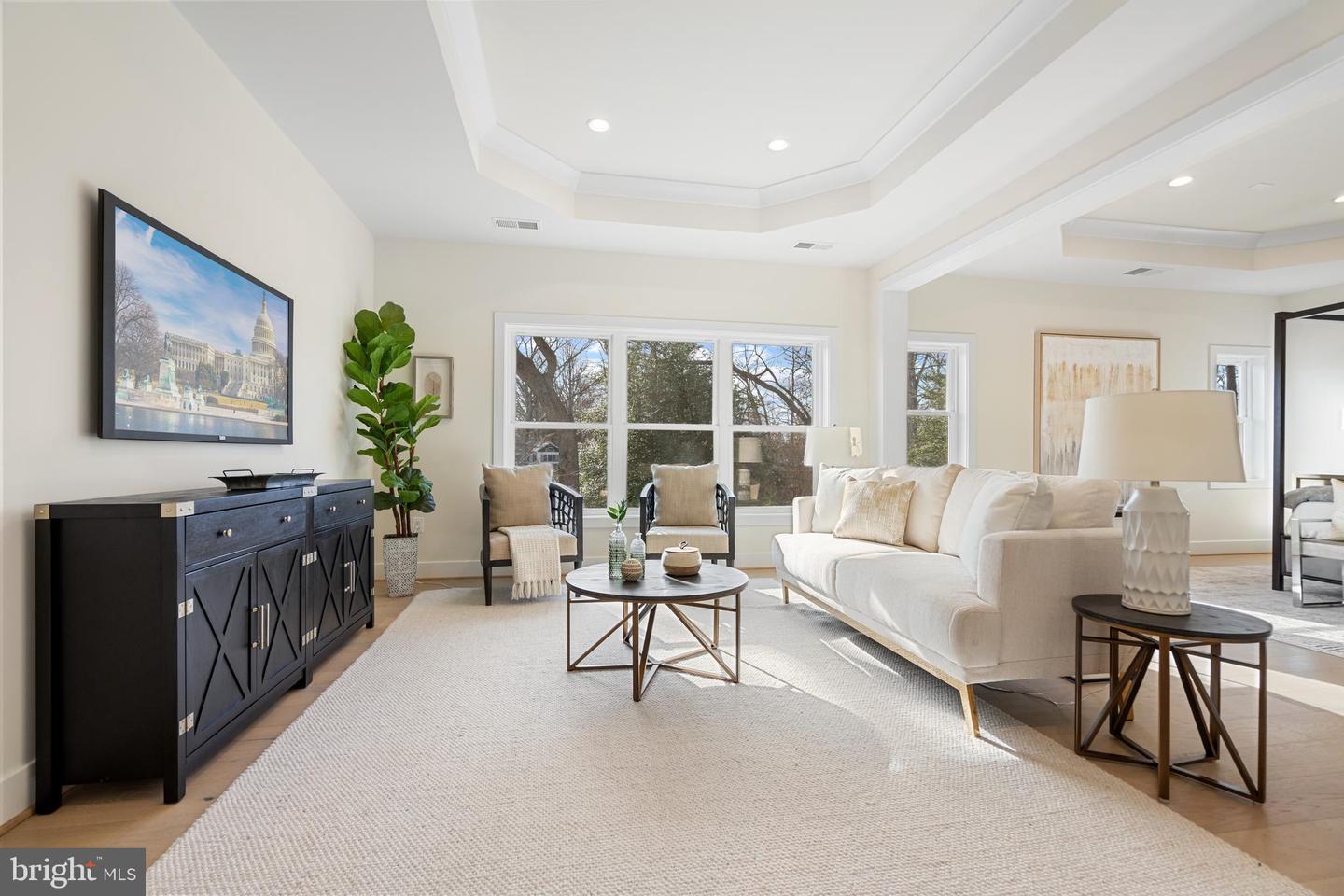 8619 REDWOOD, VIENNA, Virginia 22180, 5 Bedrooms Bedrooms, ,4 BathroomsBathrooms,Residential,For sale,8619 REDWOOD,VAFX2277114 MLS # VAFX2277114