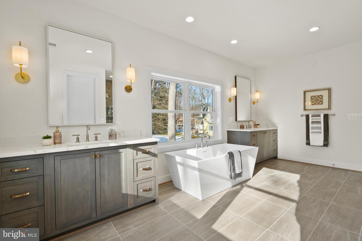 8619 REDWOOD, VIENNA, Virginia 22180, 5 Bedrooms Bedrooms, ,4 BathroomsBathrooms,Residential,For sale,8619 REDWOOD,VAFX2277114 MLS # VAFX2277114