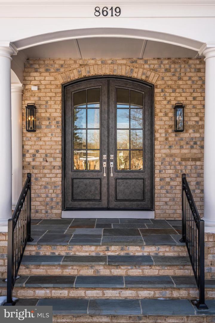 8619 REDWOOD, VIENNA, Virginia 22180, 5 Bedrooms Bedrooms, ,4 BathroomsBathrooms,Residential,For sale,8619 REDWOOD,VAFX2277114 MLS # VAFX2277114