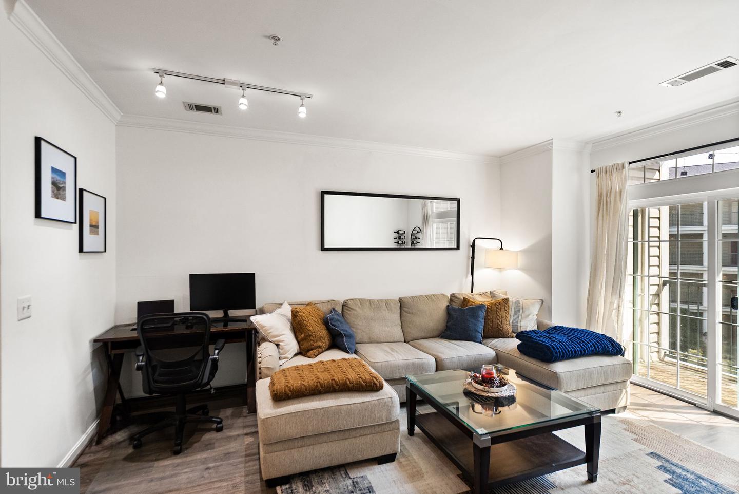 2465 ARMY NAVY DR #204, ARLINGTON, Virginia 22206, 1 Bedroom Bedrooms, ,1 BathroomBathrooms,Residential,For sale,2465 ARMY NAVY DR #204,VAAR2065592 MLS # VAAR2065592