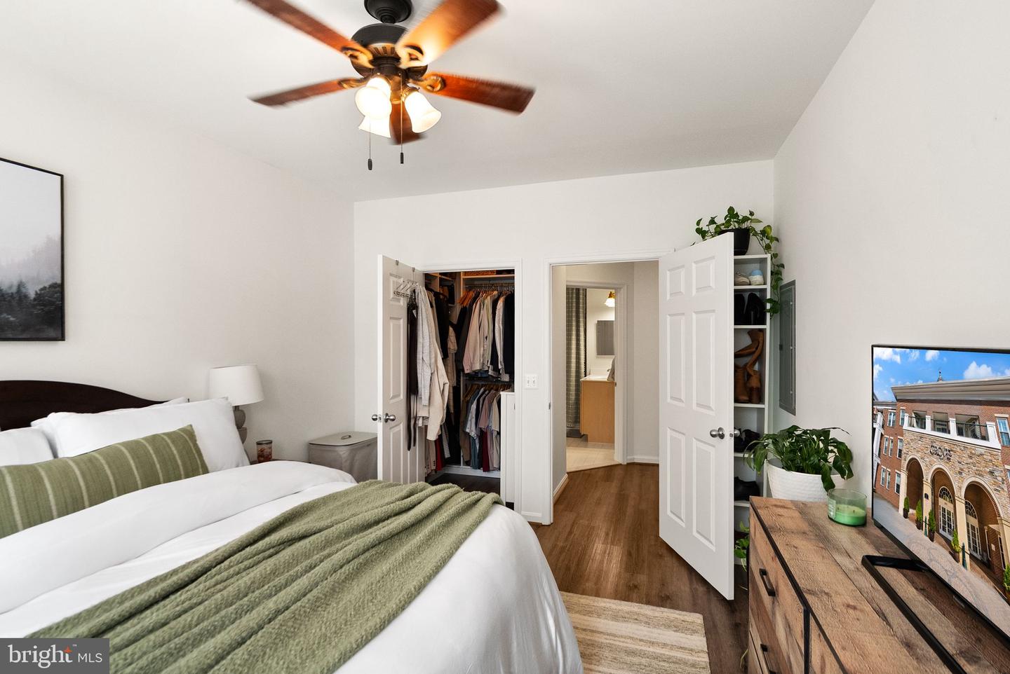 2465 ARMY NAVY DR #204, ARLINGTON, Virginia 22206, 1 Bedroom Bedrooms, ,1 BathroomBathrooms,Residential,For sale,2465 ARMY NAVY DR #204,VAAR2065592 MLS # VAAR2065592