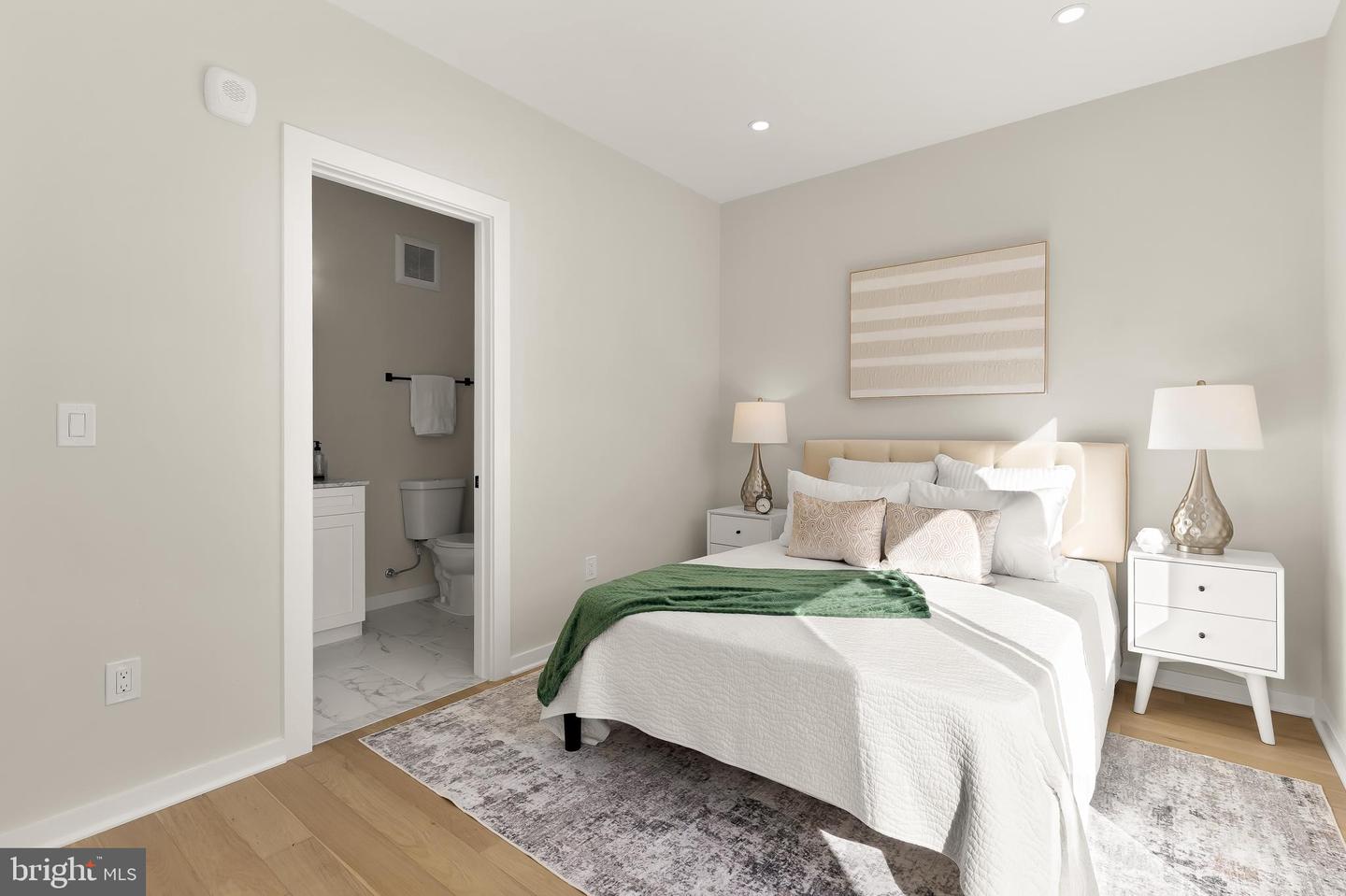 2606 41ST ST NW #PH, WASHINGTON, District Of Columbia 20007, 2 Bedrooms Bedrooms, ,2 BathroomsBathrooms,Residential,For sale,2606 41ST ST NW #PH,DCDC2229812 MLS # DCDC2229812