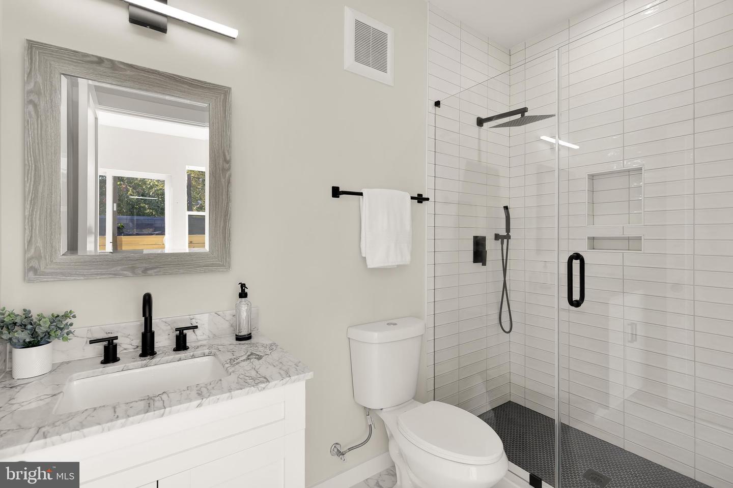 2606 41ST ST NW #PH, WASHINGTON, District Of Columbia 20007, 2 Bedrooms Bedrooms, ,2 BathroomsBathrooms,Residential,For sale,2606 41ST ST NW #PH,DCDC2229812 MLS # DCDC2229812