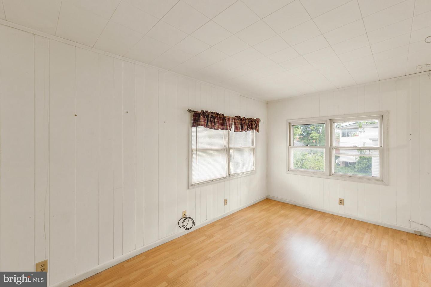 5342 MAIN ST, STEPHENS CITY, Virginia 22655, 5 Bedrooms Bedrooms, ,1 BathroomBathrooms,Residential,For sale,5342 MAIN ST,VAFV2033442 MLS # VAFV2033442