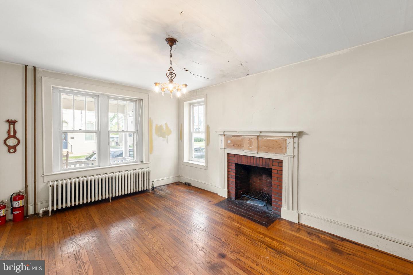 5342 MAIN ST, STEPHENS CITY, Virginia 22655, 5 Bedrooms Bedrooms, ,1 BathroomBathrooms,Residential,For sale,5342 MAIN ST,VAFV2033442 MLS # VAFV2033442