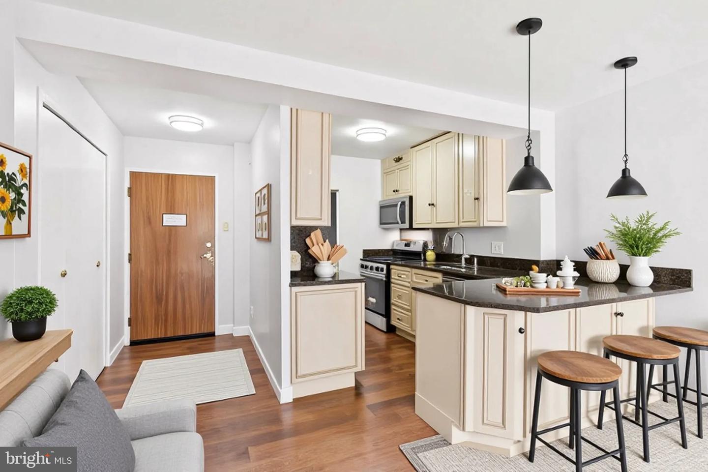 730 24TH ST NW #321, WASHINGTON, District Of Columbia 20037, 1 Bedroom Bedrooms, ,1 BathroomBathrooms,Residential,For sale,730 24TH ST NW #321,DCDC2199854 MLS # DCDC2199854