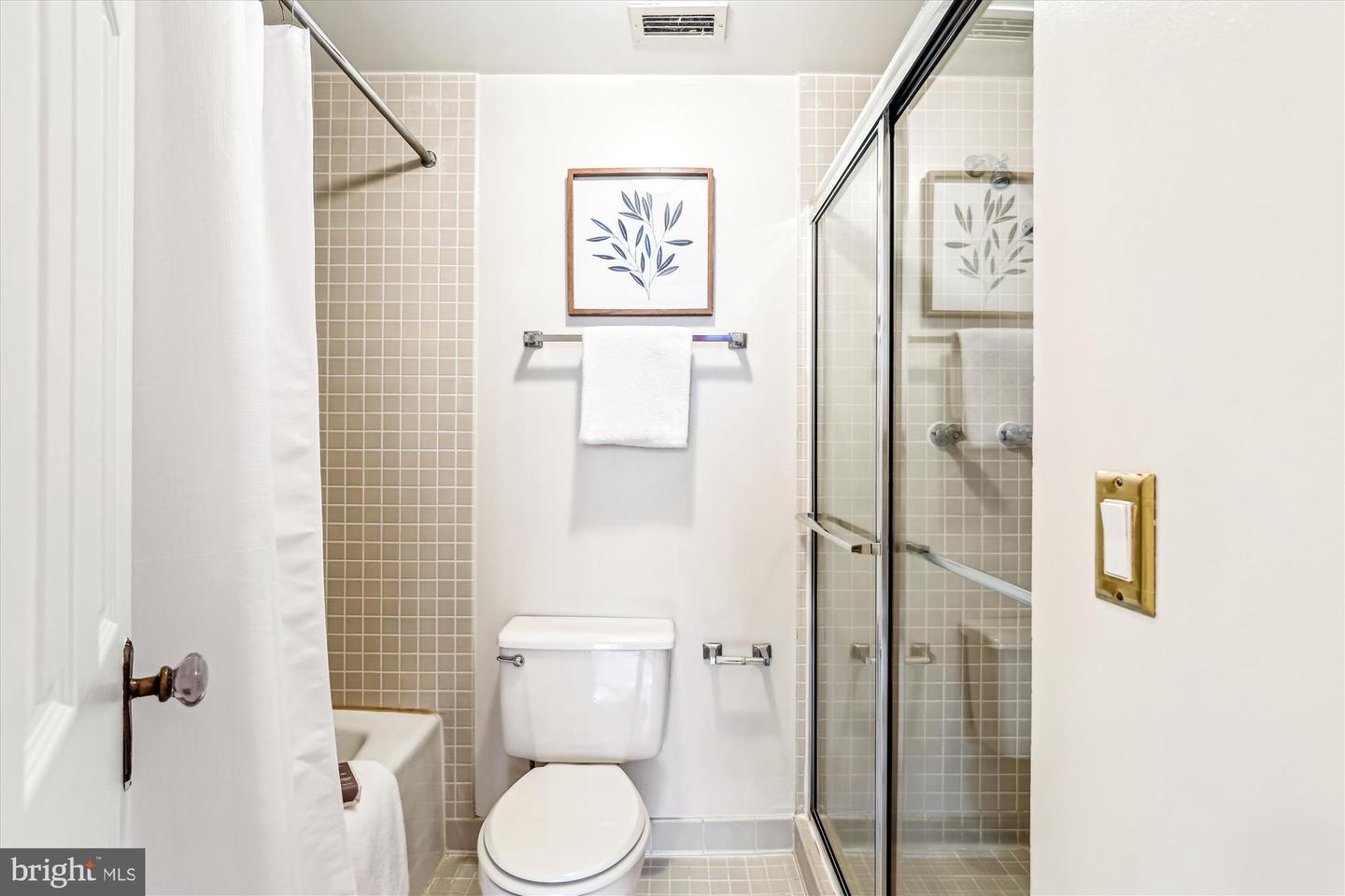 955 26TH ST NW #512, WASHINGTON, District Of Columbia 20037, 2 Bedrooms Bedrooms, ,2 BathroomsBathrooms,Residential,For sale,955 26TH ST NW #512,DCDC2203004 MLS # DCDC2203004