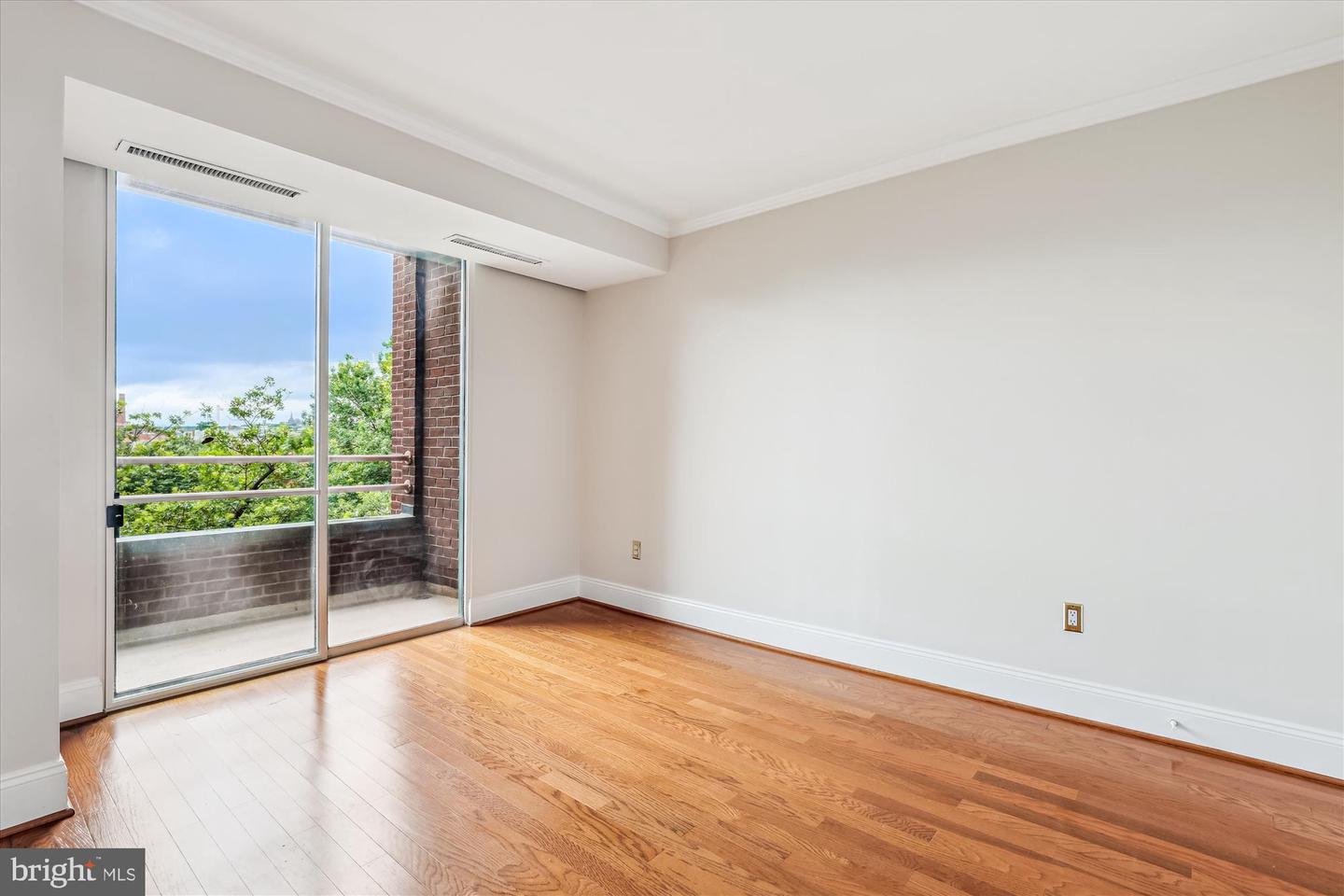 955 26TH ST NW #512, WASHINGTON, District Of Columbia 20037, 2 Bedrooms Bedrooms, ,2 BathroomsBathrooms,Residential,For sale,955 26TH ST NW #512,DCDC2203004 MLS # DCDC2203004