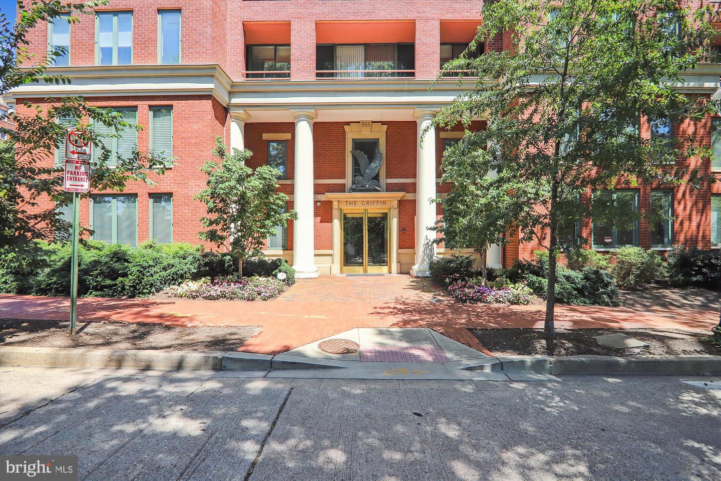 955 26TH ST NW #512, WASHINGTON, District Of Columbia 20037, 2 Bedrooms Bedrooms, ,2 BathroomsBathrooms,Residential,For sale,955 26TH ST NW #512,DCDC2203004 MLS # DCDC2203004