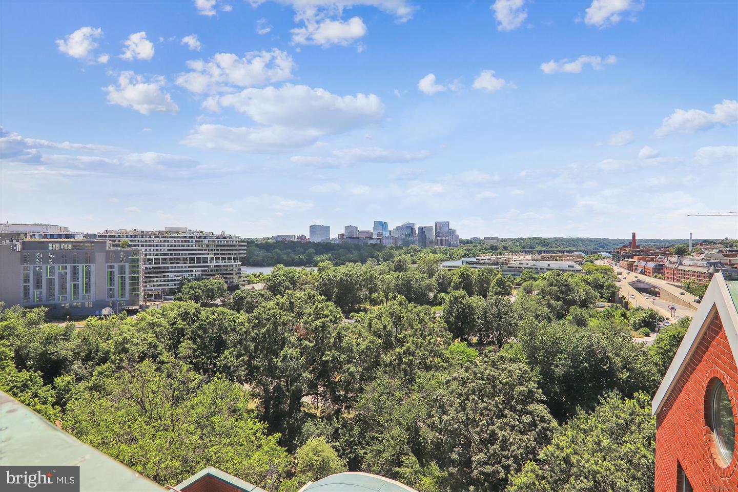 955 26TH ST NW #512, WASHINGTON, District Of Columbia 20037, 2 Bedrooms Bedrooms, ,2 BathroomsBathrooms,Residential,For sale,955 26TH ST NW #512,DCDC2203004 MLS # DCDC2203004