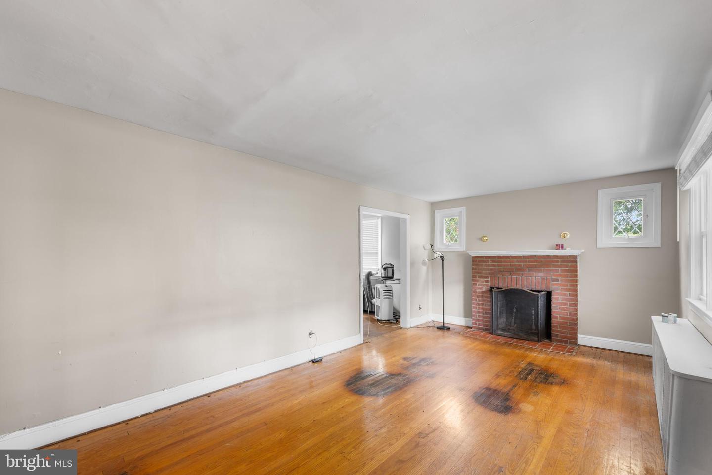 2401 RIDGE ROAD DR, ALEXANDRIA, Virginia 22302, 4 Bedrooms Bedrooms, ,2 BathroomsBathrooms,Residential,For sale,2401 RIDGE ROAD DR,VAAX2046454 MLS # VAAX2046454