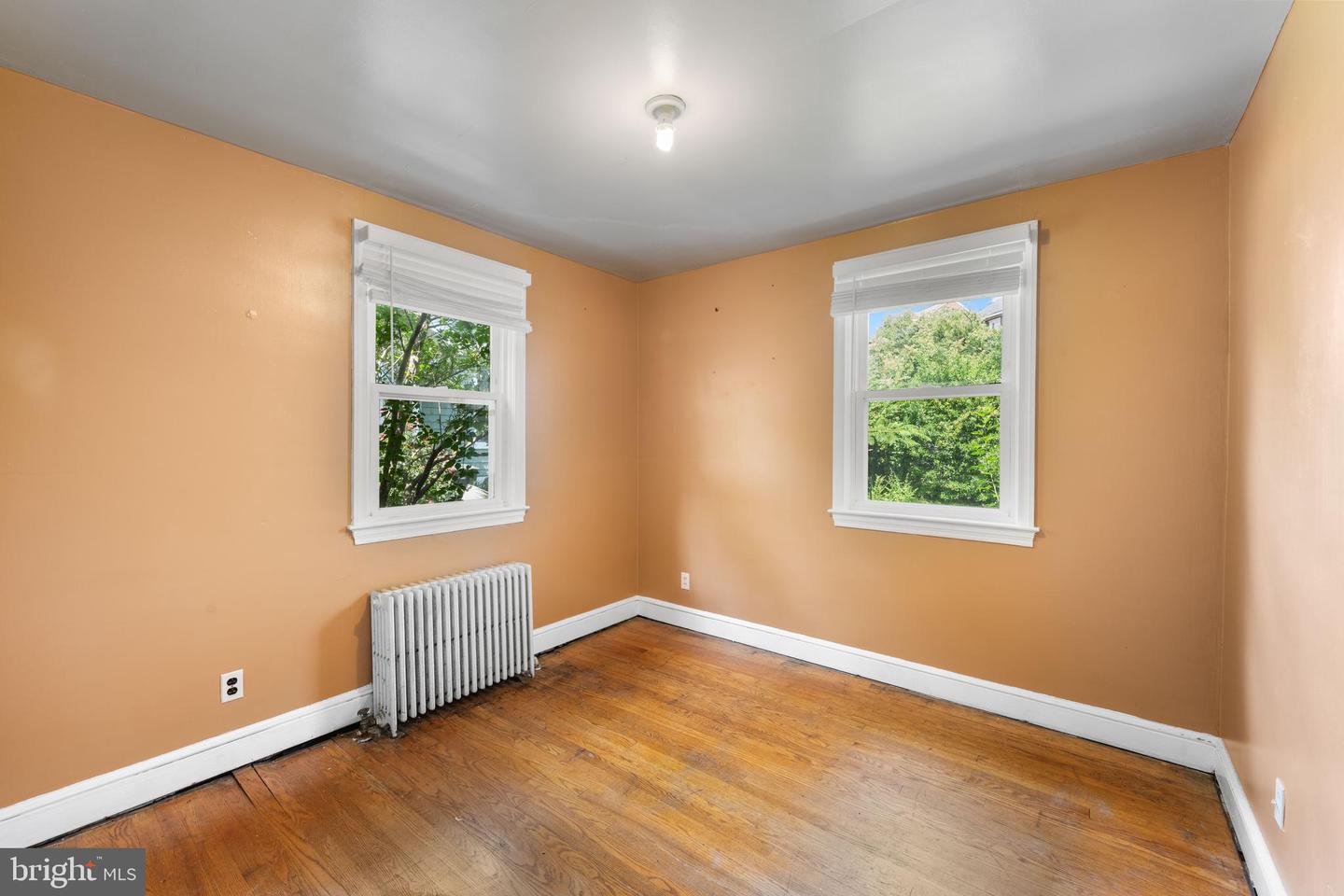 2401 RIDGE ROAD DR, ALEXANDRIA, Virginia 22302, 4 Bedrooms Bedrooms, ,2 BathroomsBathrooms,Residential,For sale,2401 RIDGE ROAD DR,VAAX2046454 MLS # VAAX2046454