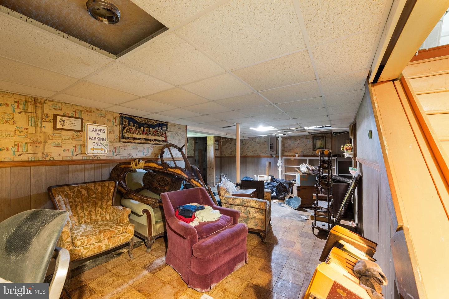 2401 RIDGE ROAD DR, ALEXANDRIA, Virginia 22302, 4 Bedrooms Bedrooms, ,2 BathroomsBathrooms,Residential,For sale,2401 RIDGE ROAD DR,VAAX2046454 MLS # VAAX2046454