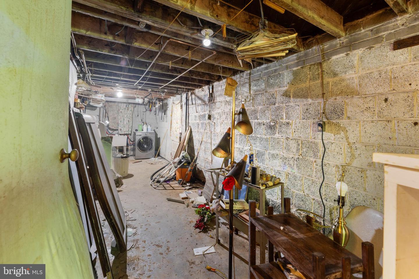 2401 RIDGE ROAD DR, ALEXANDRIA, Virginia 22302, 4 Bedrooms Bedrooms, ,2 BathroomsBathrooms,Residential,For sale,2401 RIDGE ROAD DR,VAAX2046454 MLS # VAAX2046454