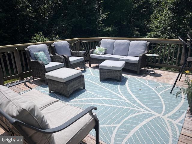 39 RIVER RIDGE LN, FREDERICKSBURG, Virginia 22406, 5 Bedrooms Bedrooms, ,4 BathroomsBathrooms,Residential,For sale,39 RIVER RIDGE LN,VAST2040254 MLS # VAST2040254