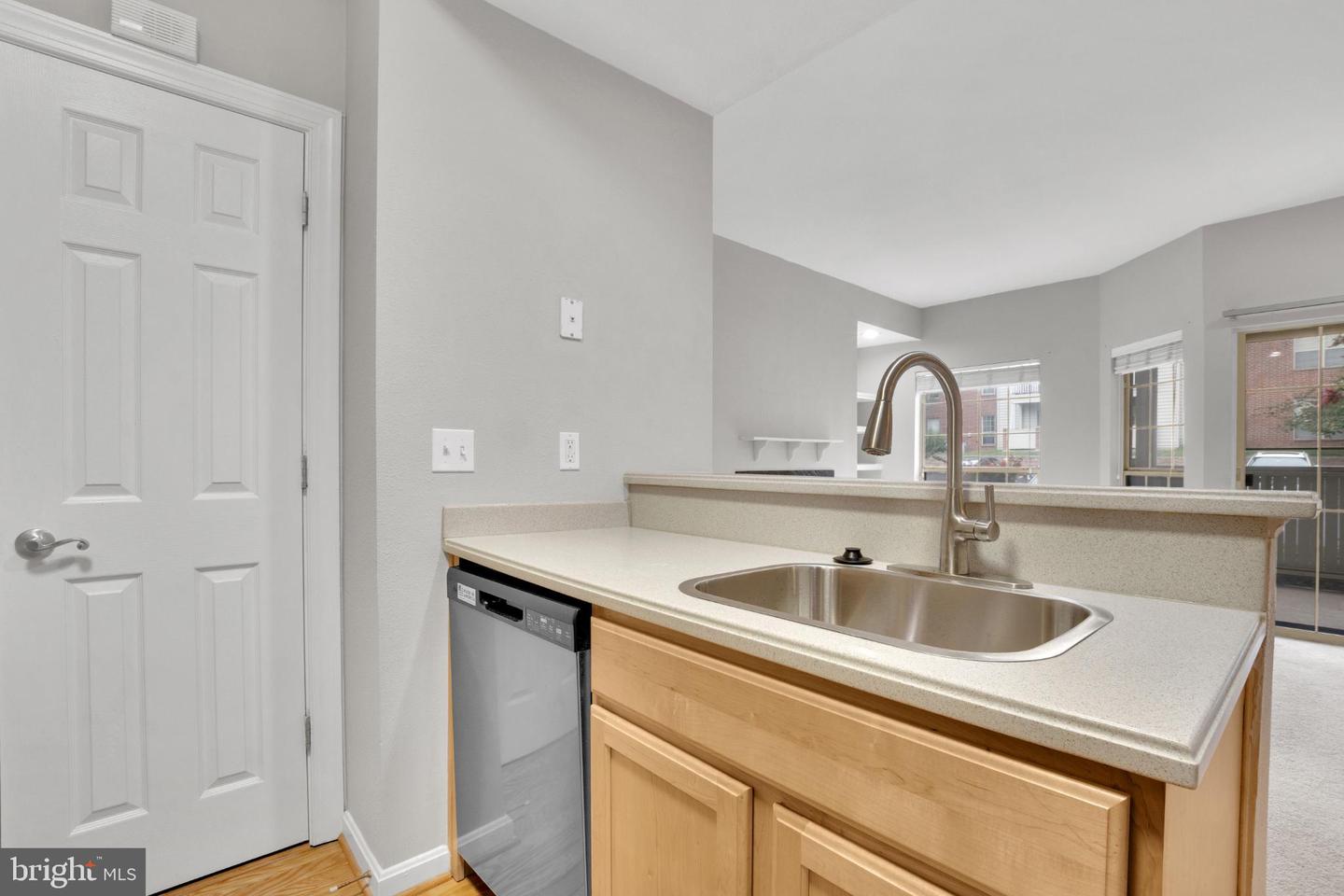 12151 PENDERVIEW LN #2005, FAIRFAX, Virginia 22033, 1 Bedroom Bedrooms, 9 Rooms Rooms,1 BathroomBathrooms,Residential,For sale,12151 PENDERVIEW LN #2005,VAFX2262692 MLS # VAFX2262692 12151 PENDERVIEW LN #2005, FAIRFAX, Virginia 22033, 1 Bedroom Bedrooms, 9 Rooms Rooms,1 BathroomBathrooms,Residential,For sale,12151 PENDERVIEW LN #2005,VAFX2262692 MLS # VAFX2262692