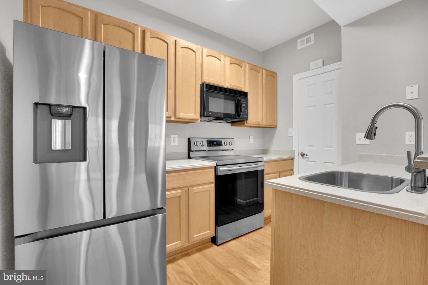 12151 PENDERVIEW LN #2005, FAIRFAX, Virginia 22033, 1 Bedroom Bedrooms, 9 Rooms Rooms,1 BathroomBathrooms,Residential,For sale,12151 PENDERVIEW LN #2005,VAFX2262692 MLS # VAFX2262692 12151 PENDERVIEW LN #2005, FAIRFAX, Virginia 22033, 1 Bedroom Bedrooms, 9 Rooms Rooms,1 BathroomBathrooms,Residential,For sale,12151 PENDERVIEW LN #2005,VAFX2262692 MLS # VAFX2262692