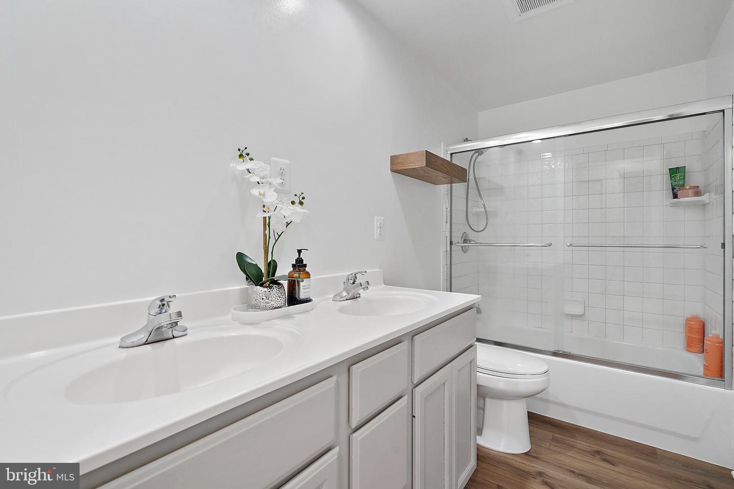 102 N GARFIELD RD, STERLING, Virginia 20164, 4 Bedrooms Bedrooms, ,2 BathroomsBathrooms,Residential,For sale,102 N GARFIELD RD,VALO2105768 MLS # VALO2105768