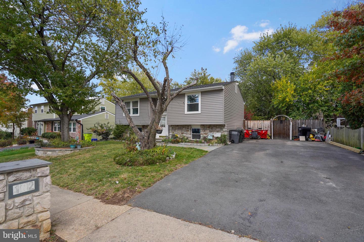 102 N GARFIELD RD, STERLING, Virginia 20164, 4 Bedrooms Bedrooms, ,2 BathroomsBathrooms,Residential,For sale,102 N GARFIELD RD,VALO2105768 MLS # VALO2105768