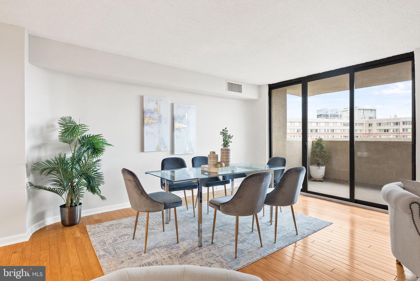 1101 S ARLINGTON RIDGE RD #313, ARLINGTON, Virginia 22202, 2 Bedrooms Bedrooms, 7 Rooms Rooms,2 BathroomsBathrooms,Residential,For sale,1101 S ARLINGTON RIDGE RD #313,VAAR2063160 MLS # VAAR2063160