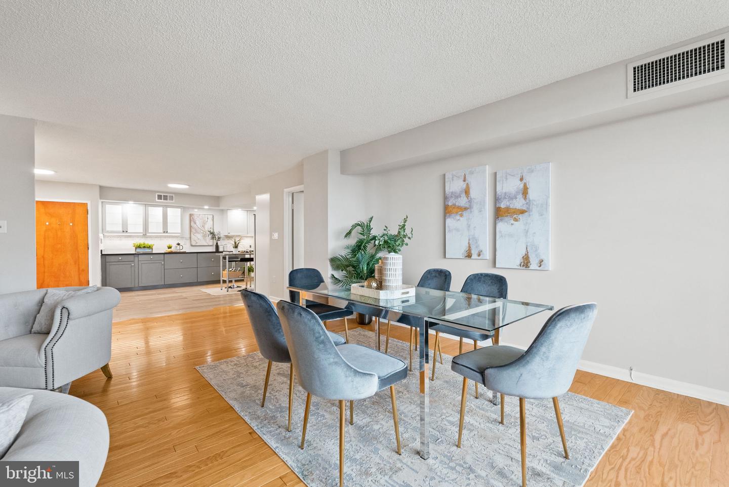 1101 S ARLINGTON RIDGE RD #313, ARLINGTON, Virginia 22202, 2 Bedrooms Bedrooms, 7 Rooms Rooms,2 BathroomsBathrooms,Residential,For sale,1101 S ARLINGTON RIDGE RD #313,VAAR2063160 MLS # VAAR2063160