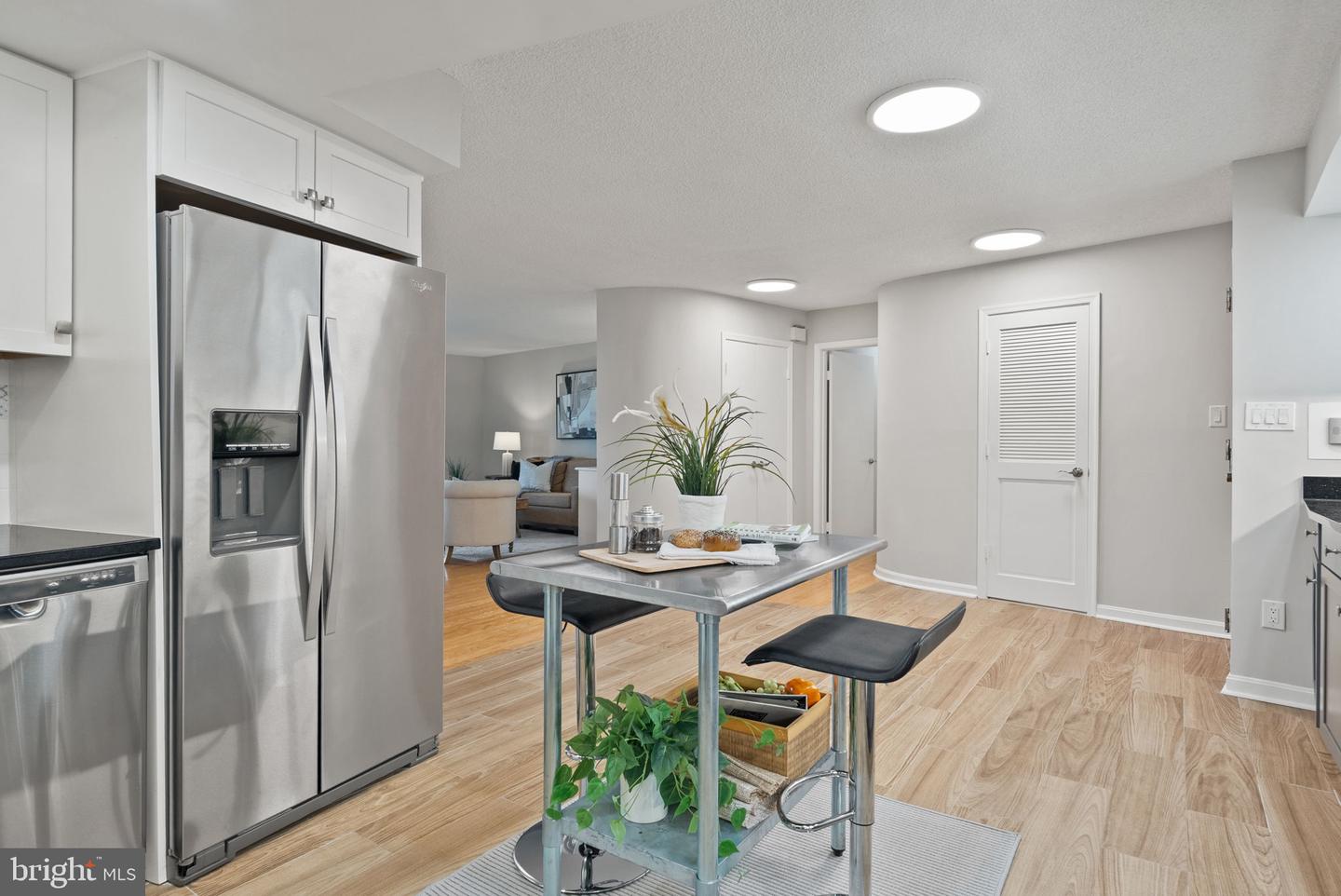 1101 S ARLINGTON RIDGE RD #313, ARLINGTON, Virginia 22202, 2 Bedrooms Bedrooms, 7 Rooms Rooms,2 BathroomsBathrooms,Residential,For sale,1101 S ARLINGTON RIDGE RD #313,VAAR2063160 MLS # VAAR2063160