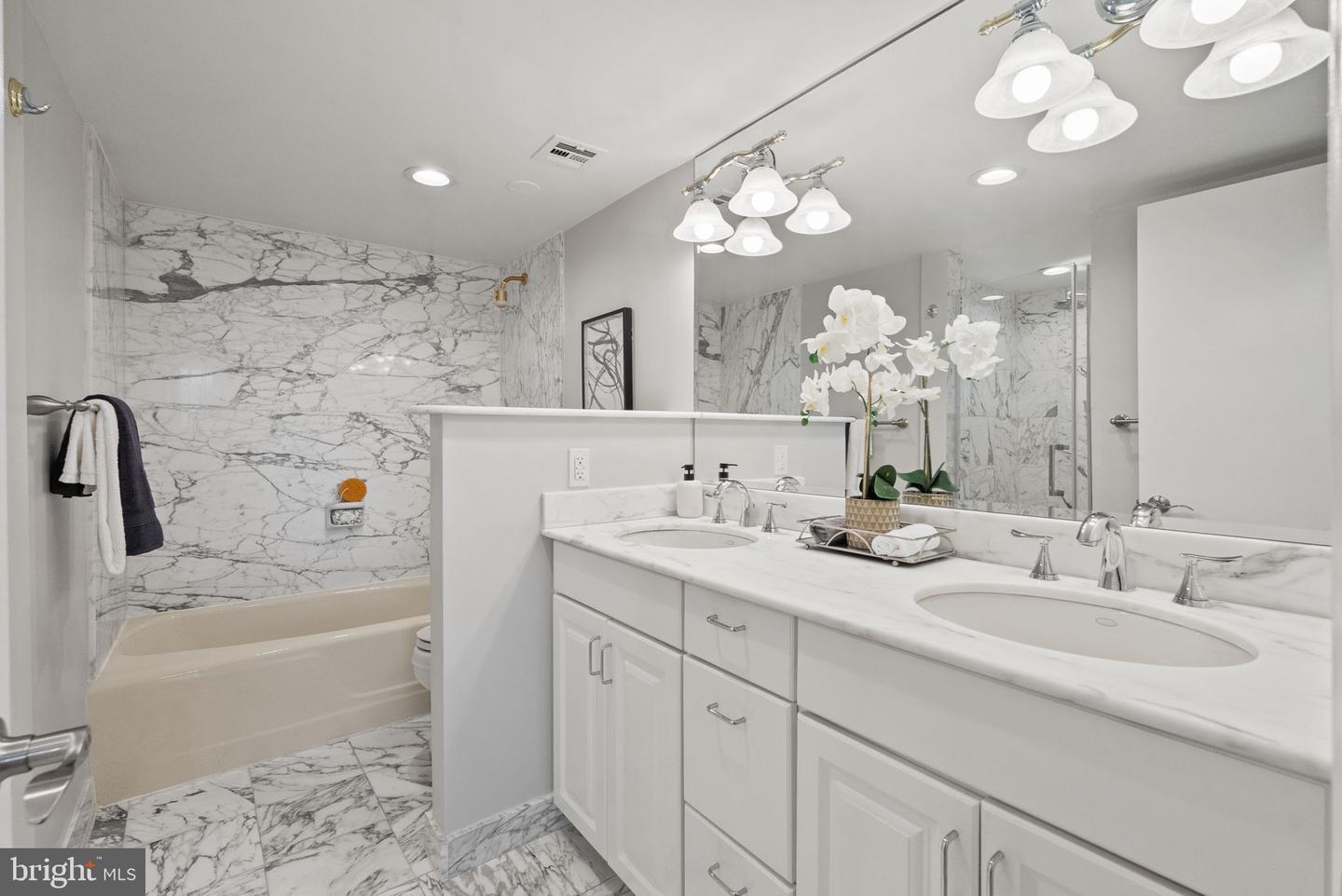 1101 S ARLINGTON RIDGE RD #313, ARLINGTON, Virginia 22202, 2 Bedrooms Bedrooms, 7 Rooms Rooms,2 BathroomsBathrooms,Residential,For sale,1101 S ARLINGTON RIDGE RD #313,VAAR2063160 MLS # VAAR2063160