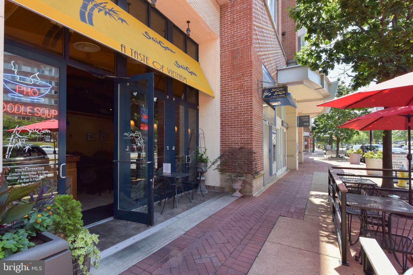 1101 S ARLINGTON RIDGE RD #313, ARLINGTON, Virginia 22202, 2 Bedrooms Bedrooms, 7 Rooms Rooms,2 BathroomsBathrooms,Residential,For sale,1101 S ARLINGTON RIDGE RD #313,VAAR2063160 MLS # VAAR2063160