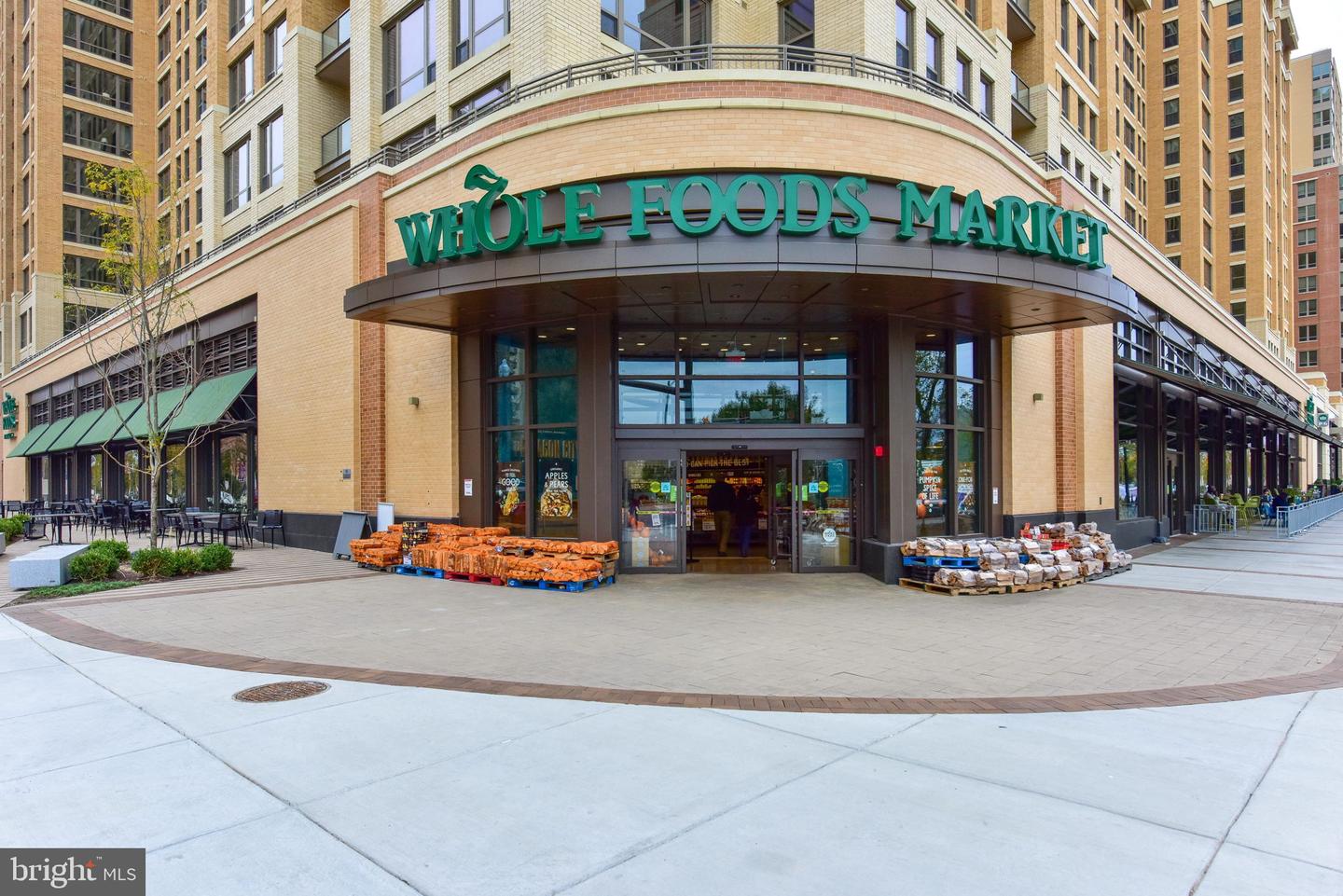 1101 S ARLINGTON RIDGE RD #313, ARLINGTON, Virginia 22202, 2 Bedrooms Bedrooms, 7 Rooms Rooms,2 BathroomsBathrooms,Residential,For sale,1101 S ARLINGTON RIDGE RD #313,VAAR2063160 MLS # VAAR2063160