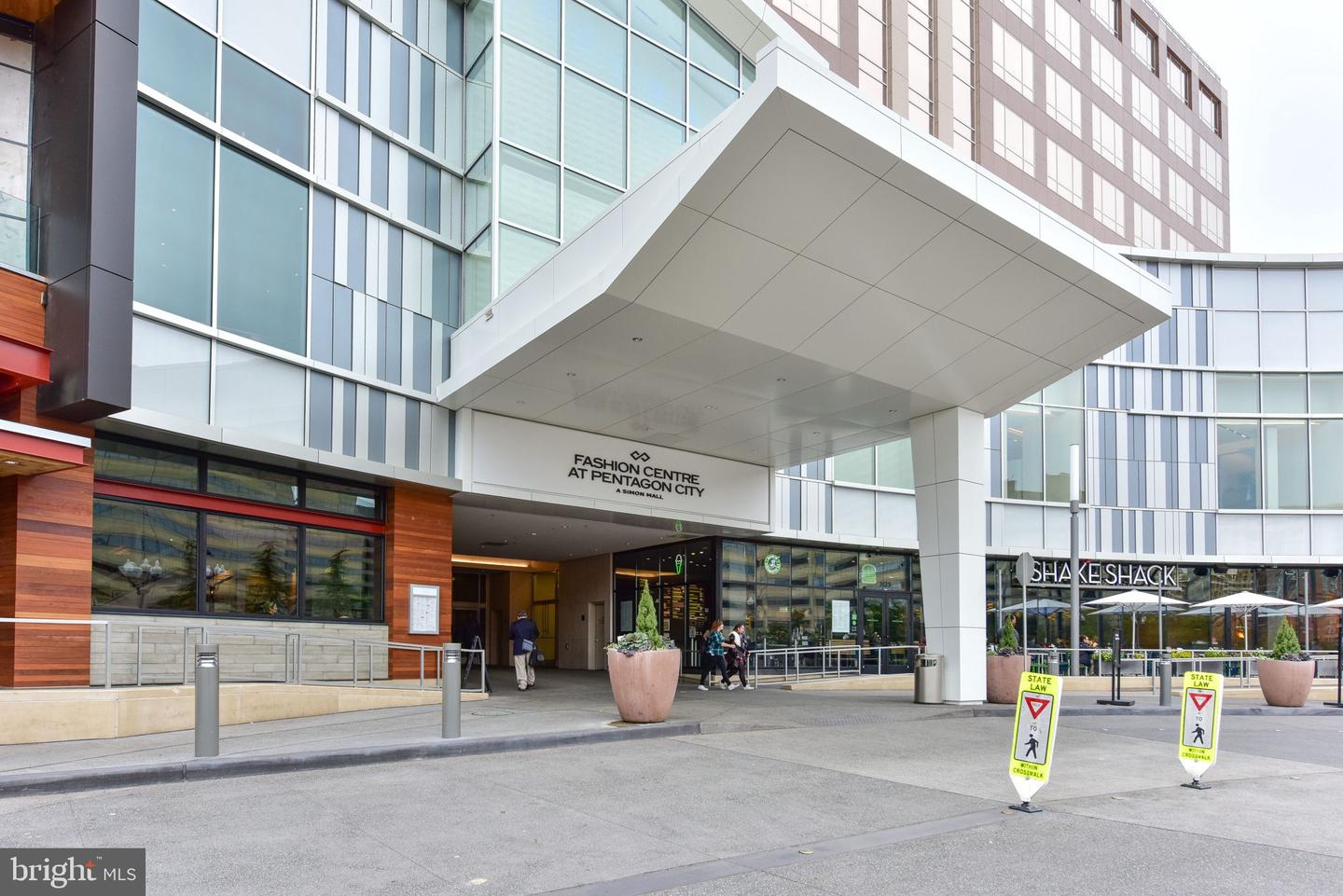 1101 S ARLINGTON RIDGE RD #313, ARLINGTON, Virginia 22202, 2 Bedrooms Bedrooms, 7 Rooms Rooms,2 BathroomsBathrooms,Residential,For sale,1101 S ARLINGTON RIDGE RD #313,VAAR2063160 MLS # VAAR2063160