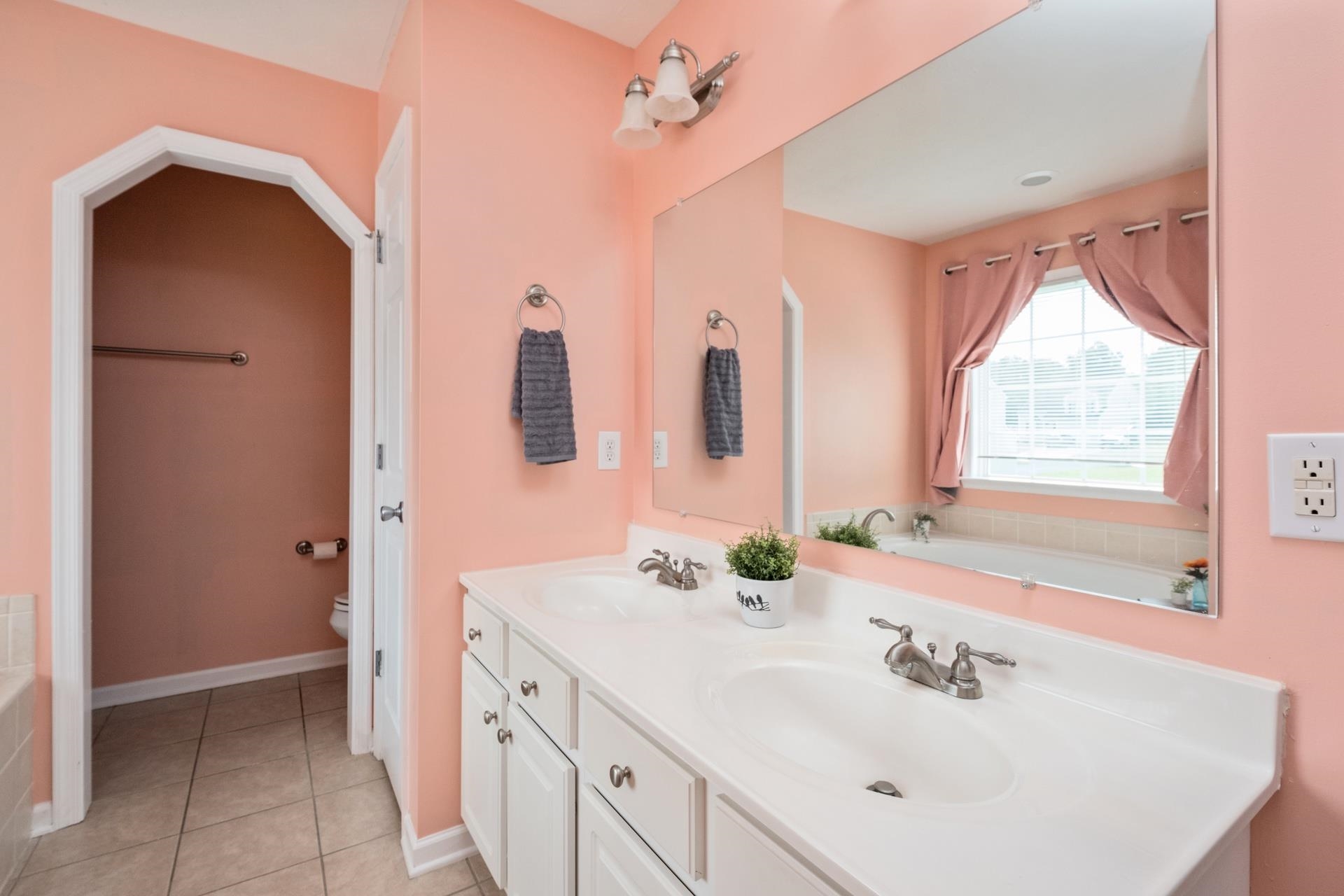 77 LAUREL WOOD DR, WAYNESBORO, Virginia 22980, 4 Bedrooms Bedrooms, ,2 BathroomsBathrooms,Residential,77 LAUREL WOOD DR,668895 MLS # 668895