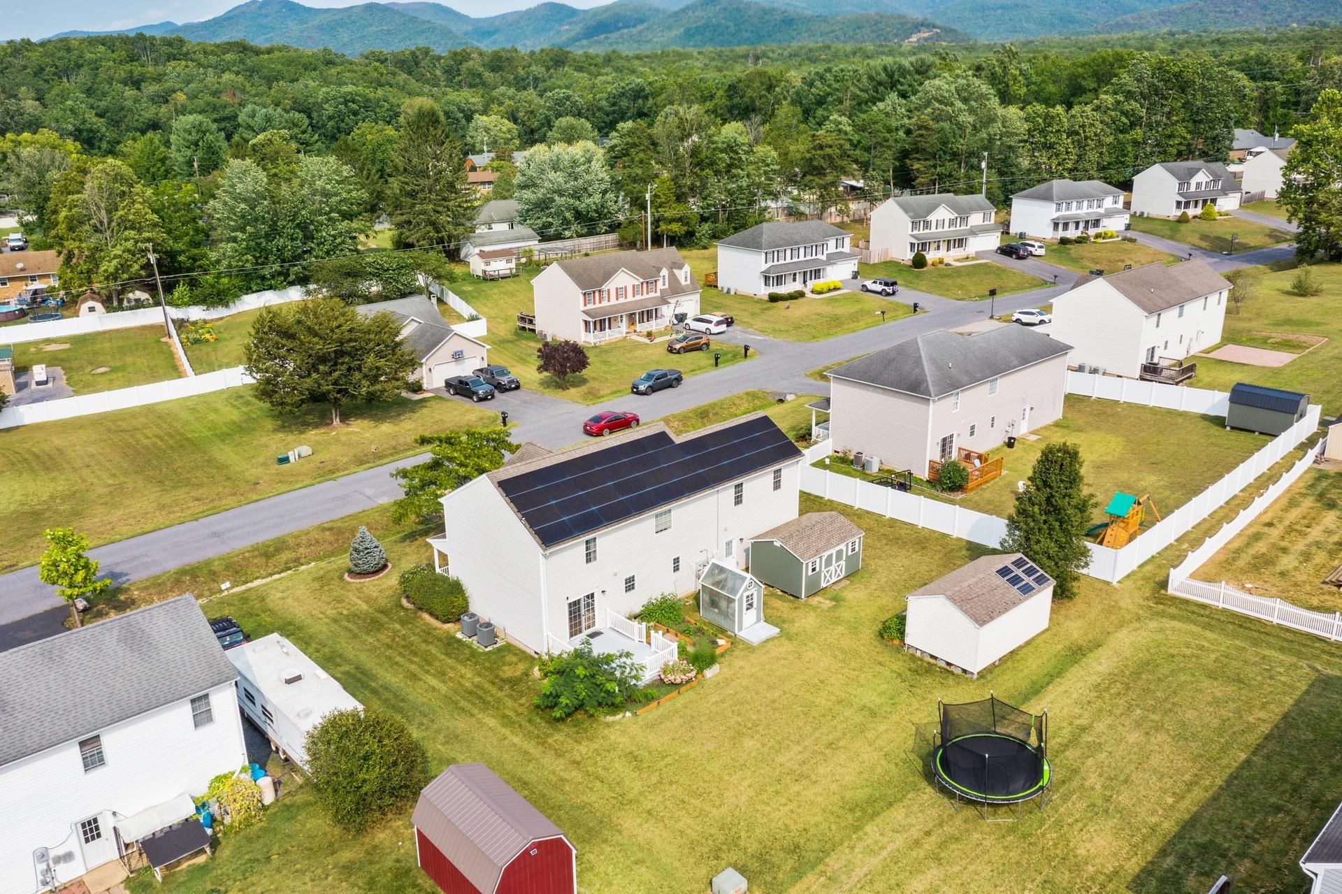 77 LAUREL WOOD DR, WAYNESBORO, Virginia 22980, 4 Bedrooms Bedrooms, ,2 BathroomsBathrooms,Residential,77 LAUREL WOOD DR,668895 MLS # 668895