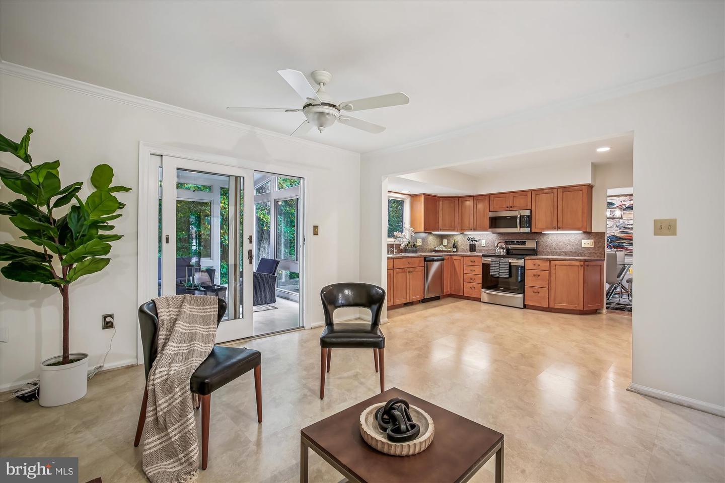 6013 FRANCONIA FOREST LN, ALEXANDRIA, Virginia 22310, 5 Bedrooms Bedrooms, 15 Rooms Rooms,3 BathroomsBathrooms,Residential,For sale,6013 FRANCONIA FOREST LN,VAFX2265574 MLS # VAFX2265574