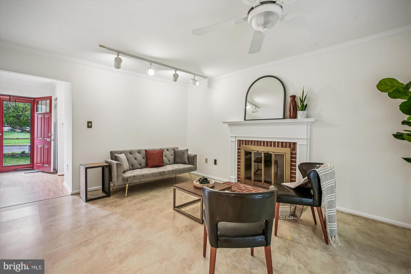 6013 FRANCONIA FOREST LN, ALEXANDRIA, Virginia 22310, 5 Bedrooms Bedrooms, 15 Rooms Rooms,3 BathroomsBathrooms,Residential,For sale,6013 FRANCONIA FOREST LN,VAFX2265574 MLS # VAFX2265574