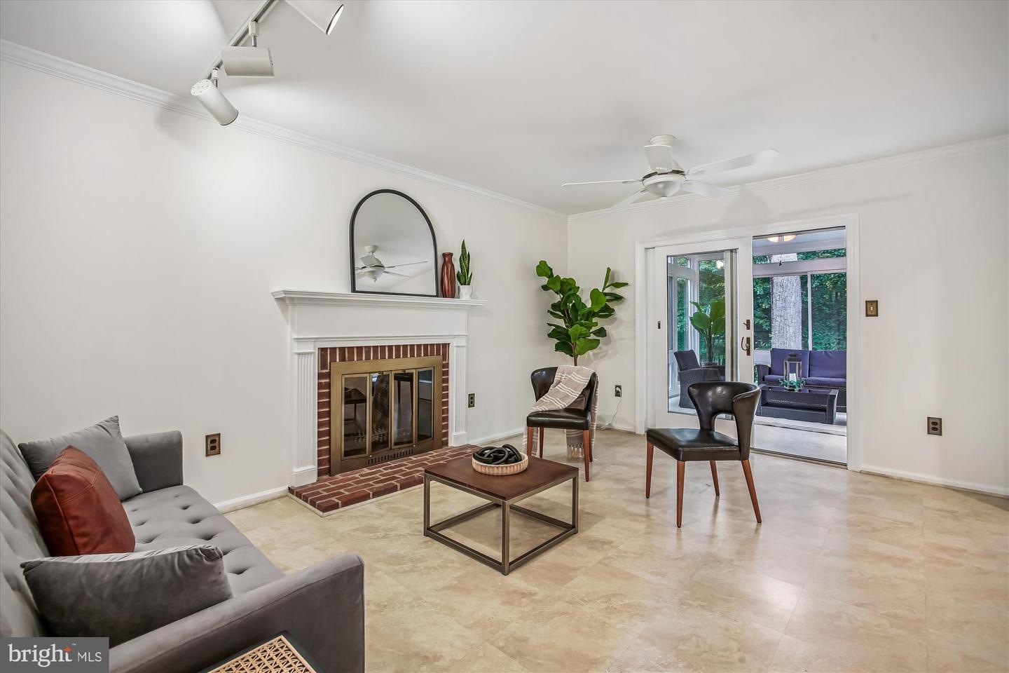 6013 FRANCONIA FOREST LN, ALEXANDRIA, Virginia 22310, 5 Bedrooms Bedrooms, 15 Rooms Rooms,3 BathroomsBathrooms,Residential,For sale,6013 FRANCONIA FOREST LN,VAFX2265574 MLS # VAFX2265574