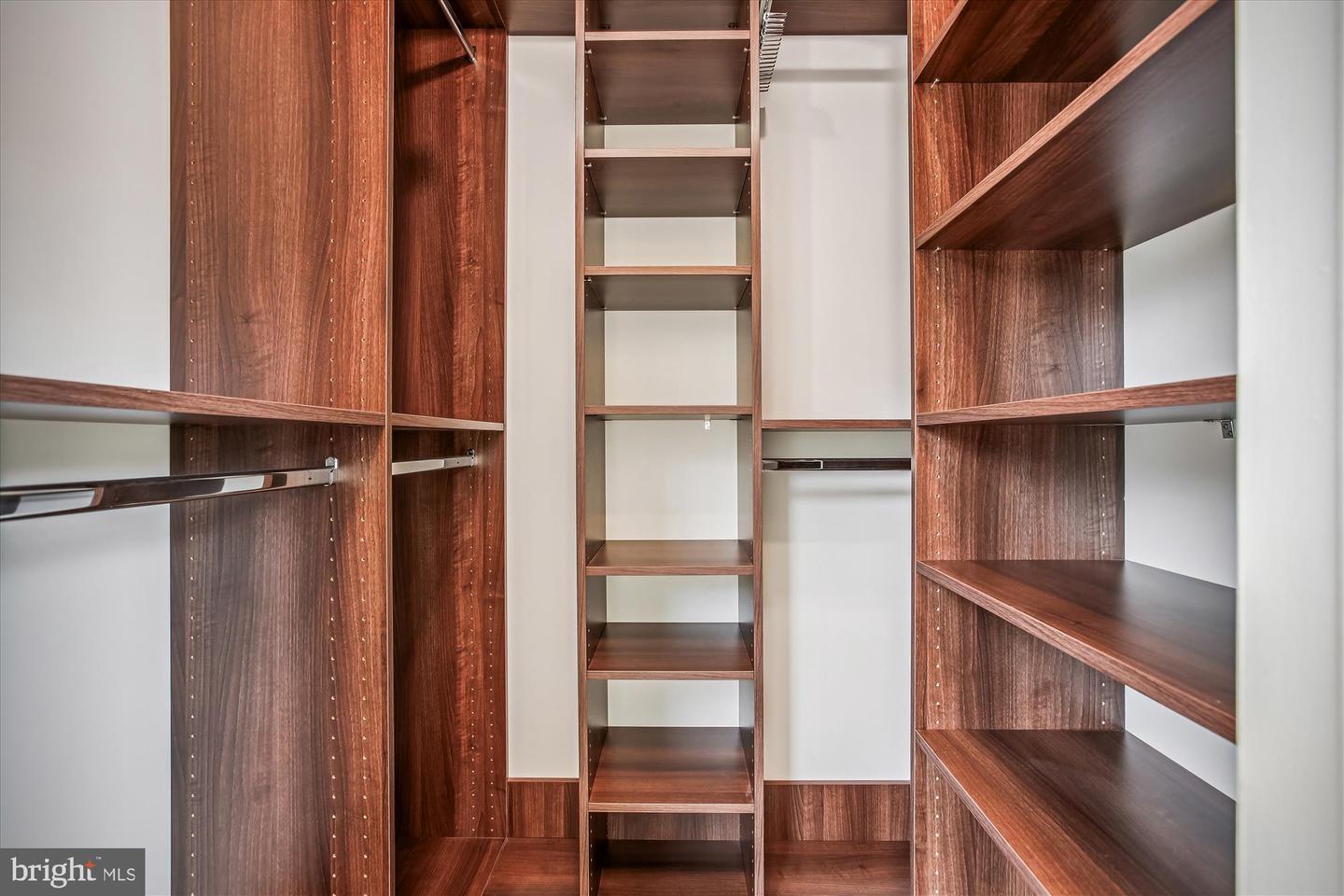 6013 FRANCONIA FOREST LN, ALEXANDRIA, Virginia 22310, 5 Bedrooms Bedrooms, 15 Rooms Rooms,3 BathroomsBathrooms,Residential,For sale,6013 FRANCONIA FOREST LN,VAFX2265574 MLS # VAFX2265574