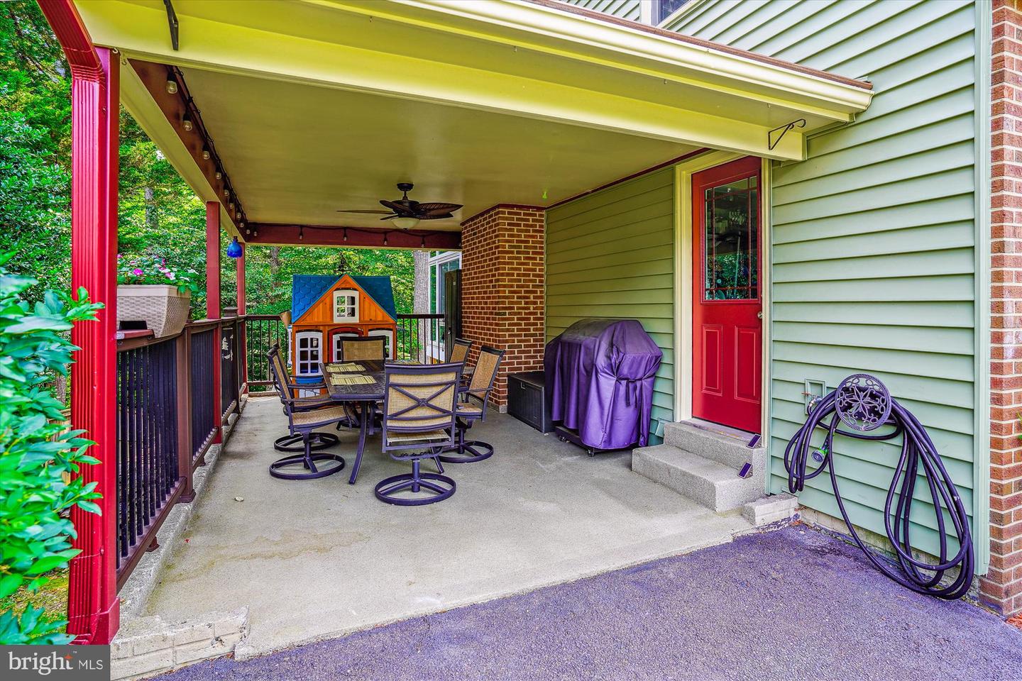 6013 FRANCONIA FOREST LN, ALEXANDRIA, Virginia 22310, 5 Bedrooms Bedrooms, 15 Rooms Rooms,3 BathroomsBathrooms,Residential,For sale,6013 FRANCONIA FOREST LN,VAFX2265574 MLS # VAFX2265574