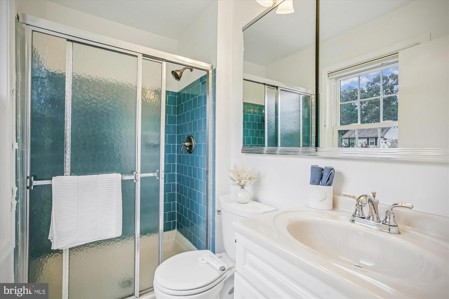 6013 FRANCONIA FOREST LN, ALEXANDRIA, Virginia 22310, 5 Bedrooms Bedrooms, 15 Rooms Rooms,3 BathroomsBathrooms,Residential,For sale,6013 FRANCONIA FOREST LN,VAFX2265574 MLS # VAFX2265574