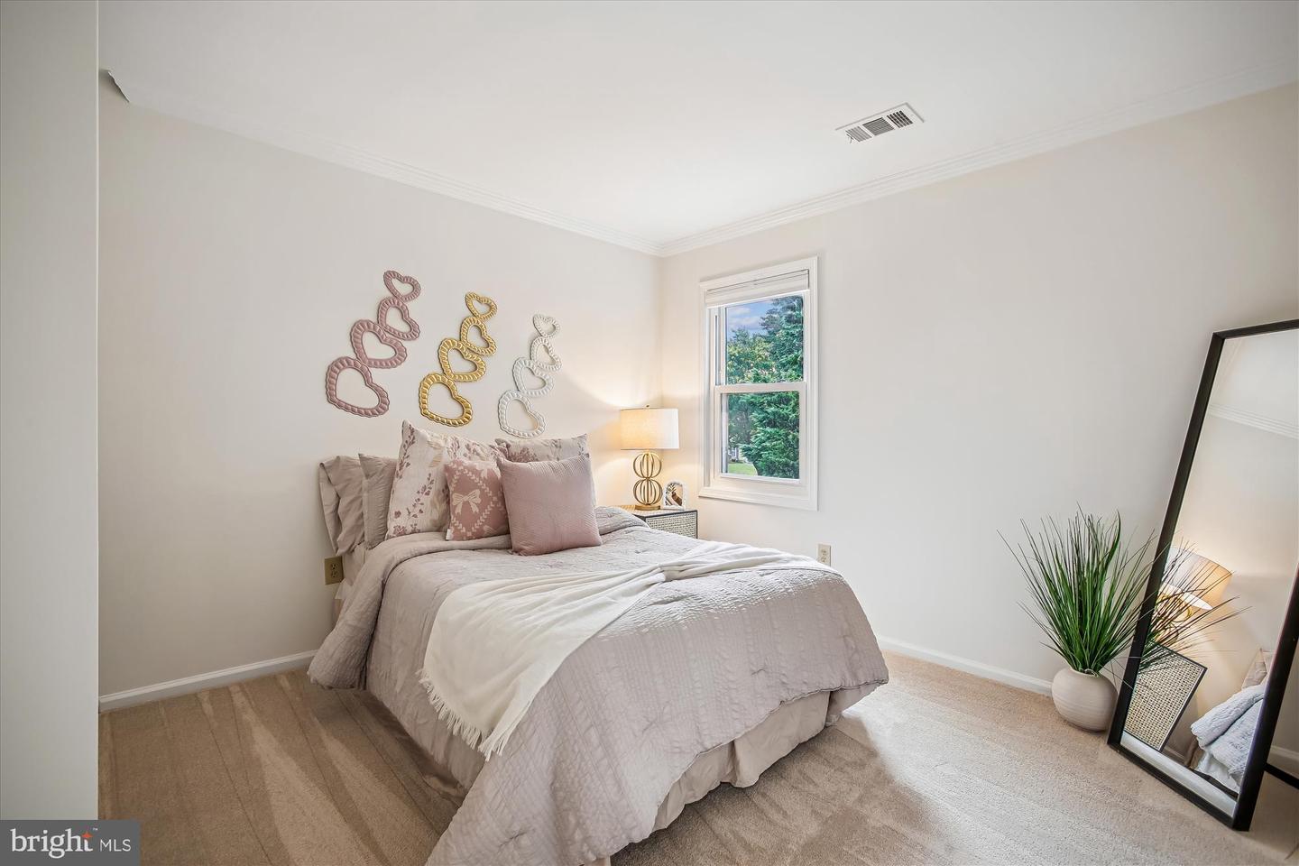 6013 FRANCONIA FOREST LN, ALEXANDRIA, Virginia 22310, 5 Bedrooms Bedrooms, 15 Rooms Rooms,3 BathroomsBathrooms,Residential,For sale,6013 FRANCONIA FOREST LN,VAFX2265574 MLS # VAFX2265574