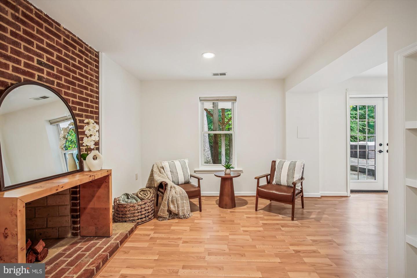 6013 FRANCONIA FOREST LN, ALEXANDRIA, Virginia 22310, 5 Bedrooms Bedrooms, 15 Rooms Rooms,3 BathroomsBathrooms,Residential,For sale,6013 FRANCONIA FOREST LN,VAFX2265574 MLS # VAFX2265574