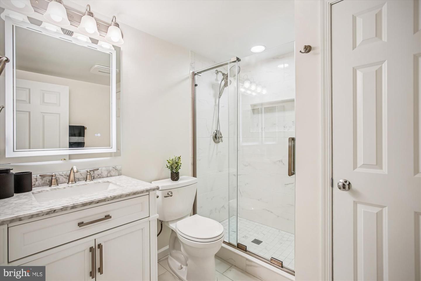 6013 FRANCONIA FOREST LN, ALEXANDRIA, Virginia 22310, 5 Bedrooms Bedrooms, 15 Rooms Rooms,3 BathroomsBathrooms,Residential,For sale,6013 FRANCONIA FOREST LN,VAFX2265574 MLS # VAFX2265574