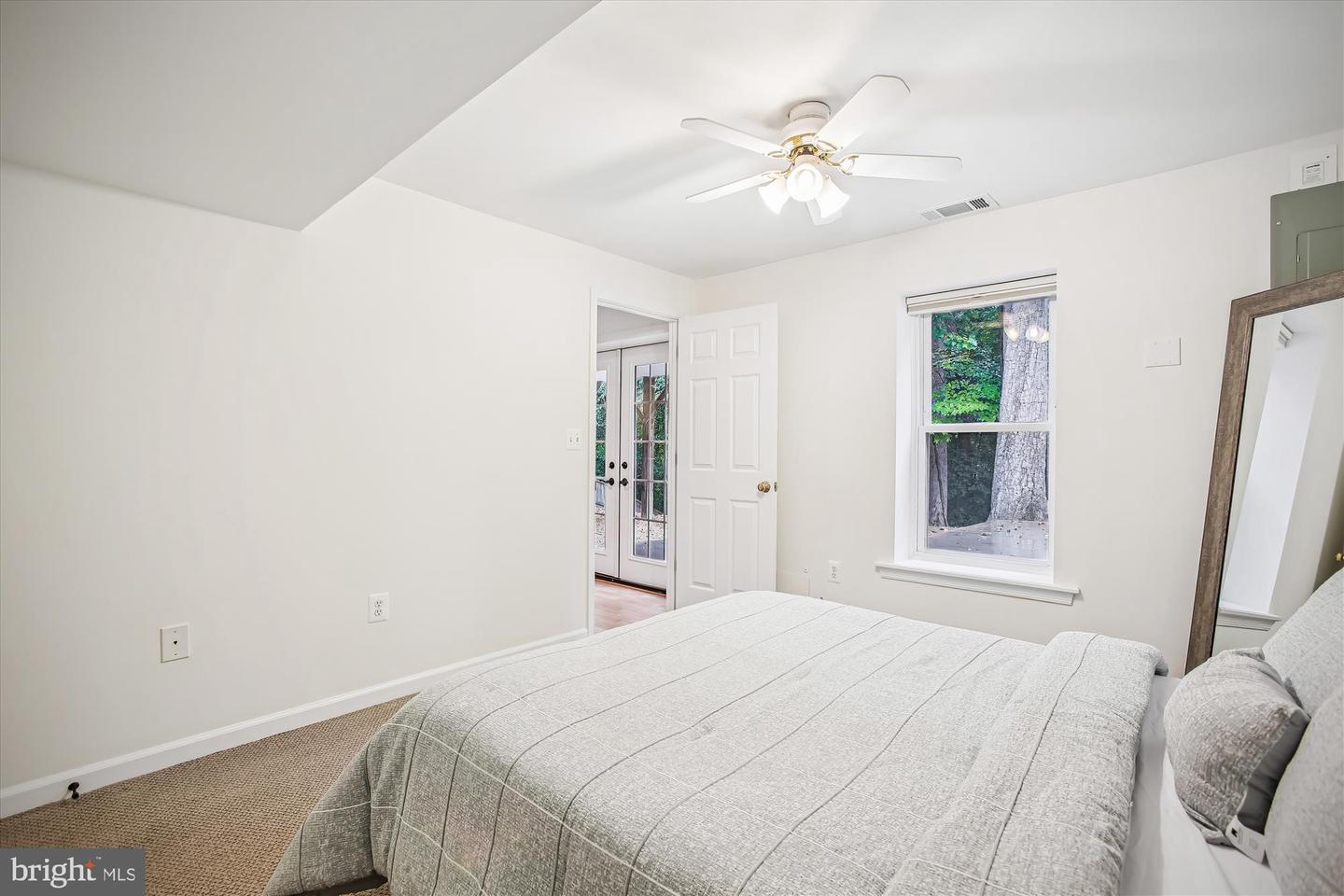 6013 FRANCONIA FOREST LN, ALEXANDRIA, Virginia 22310, 5 Bedrooms Bedrooms, 15 Rooms Rooms,3 BathroomsBathrooms,Residential,For sale,6013 FRANCONIA FOREST LN,VAFX2265574 MLS # VAFX2265574