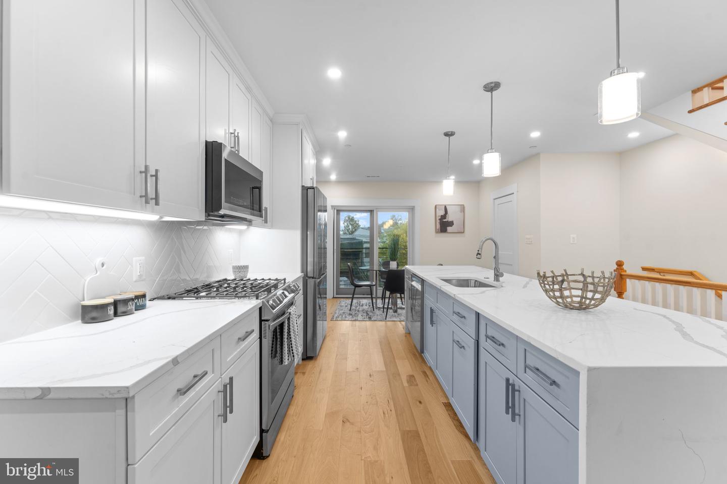 521 FLORIDA AVE NE #2, WASHINGTON, District Of Columbia 20002, 2 Bedrooms Bedrooms, ,2 BathroomsBathrooms,Residential,For sale,521 FLORIDA AVE NE #2,DCDC2221556 MLS # DCDC2221556