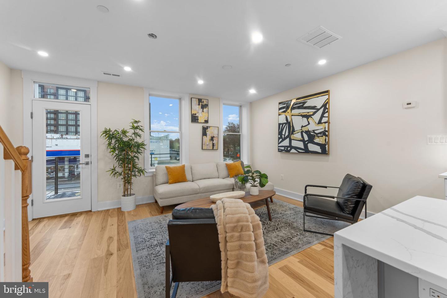 521 FLORIDA AVE NE #2, WASHINGTON, District Of Columbia 20002, 2 Bedrooms Bedrooms, ,2 BathroomsBathrooms,Residential,For sale,521 FLORIDA AVE NE #2,DCDC2221556 MLS # DCDC2221556