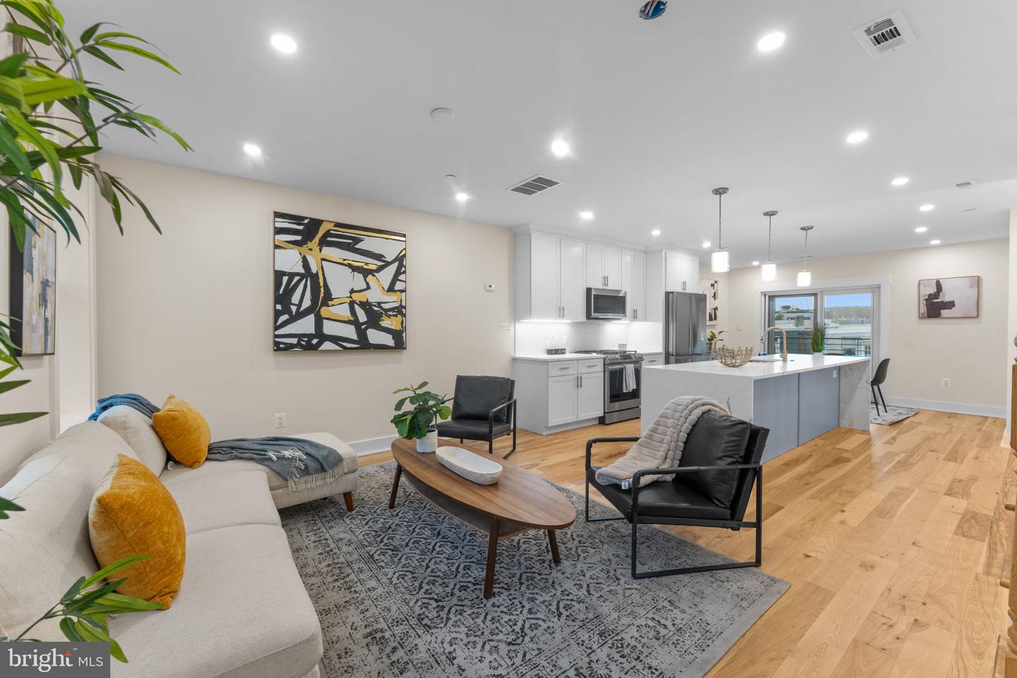 521 FLORIDA AVE NE #2, WASHINGTON, District Of Columbia 20002, 2 Bedrooms Bedrooms, ,2 BathroomsBathrooms,Residential,For sale,521 FLORIDA AVE NE #2,DCDC2221556 MLS # DCDC2221556