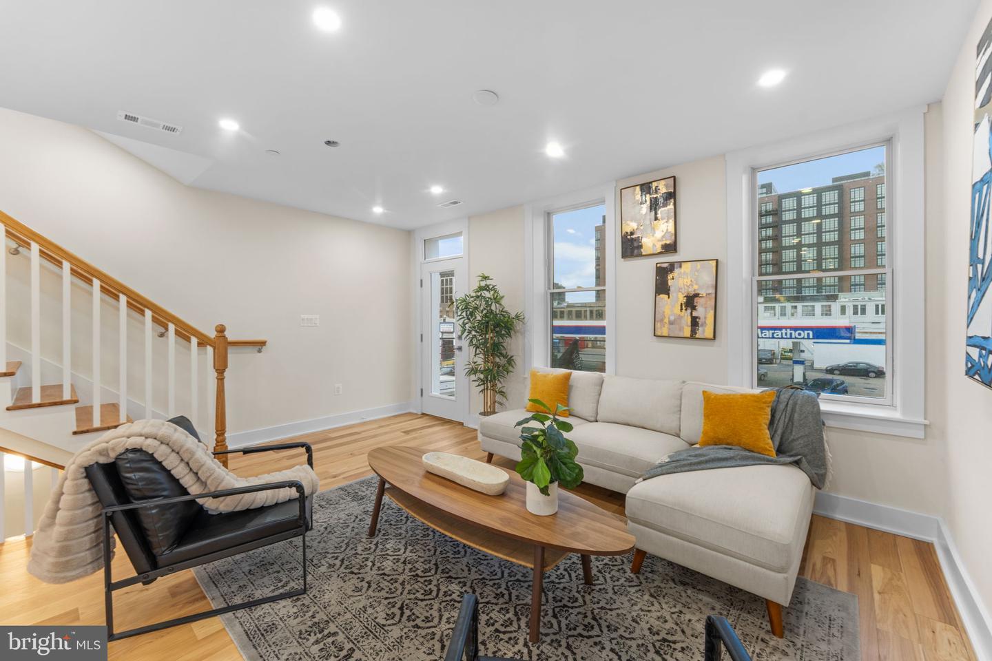 521 FLORIDA AVE NE #2, WASHINGTON, District Of Columbia 20002, 2 Bedrooms Bedrooms, ,2 BathroomsBathrooms,Residential,For sale,521 FLORIDA AVE NE #2,DCDC2221556 MLS # DCDC2221556