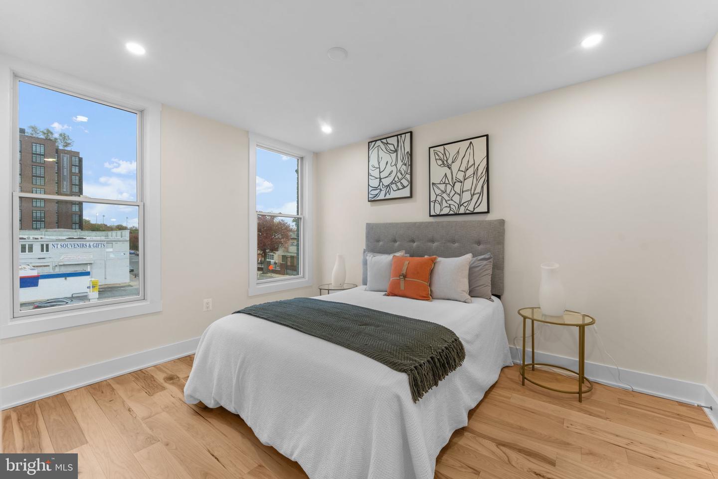 521 FLORIDA AVE NE #2, WASHINGTON, District Of Columbia 20002, 2 Bedrooms Bedrooms, ,2 BathroomsBathrooms,Residential,For sale,521 FLORIDA AVE NE #2,DCDC2221556 MLS # DCDC2221556